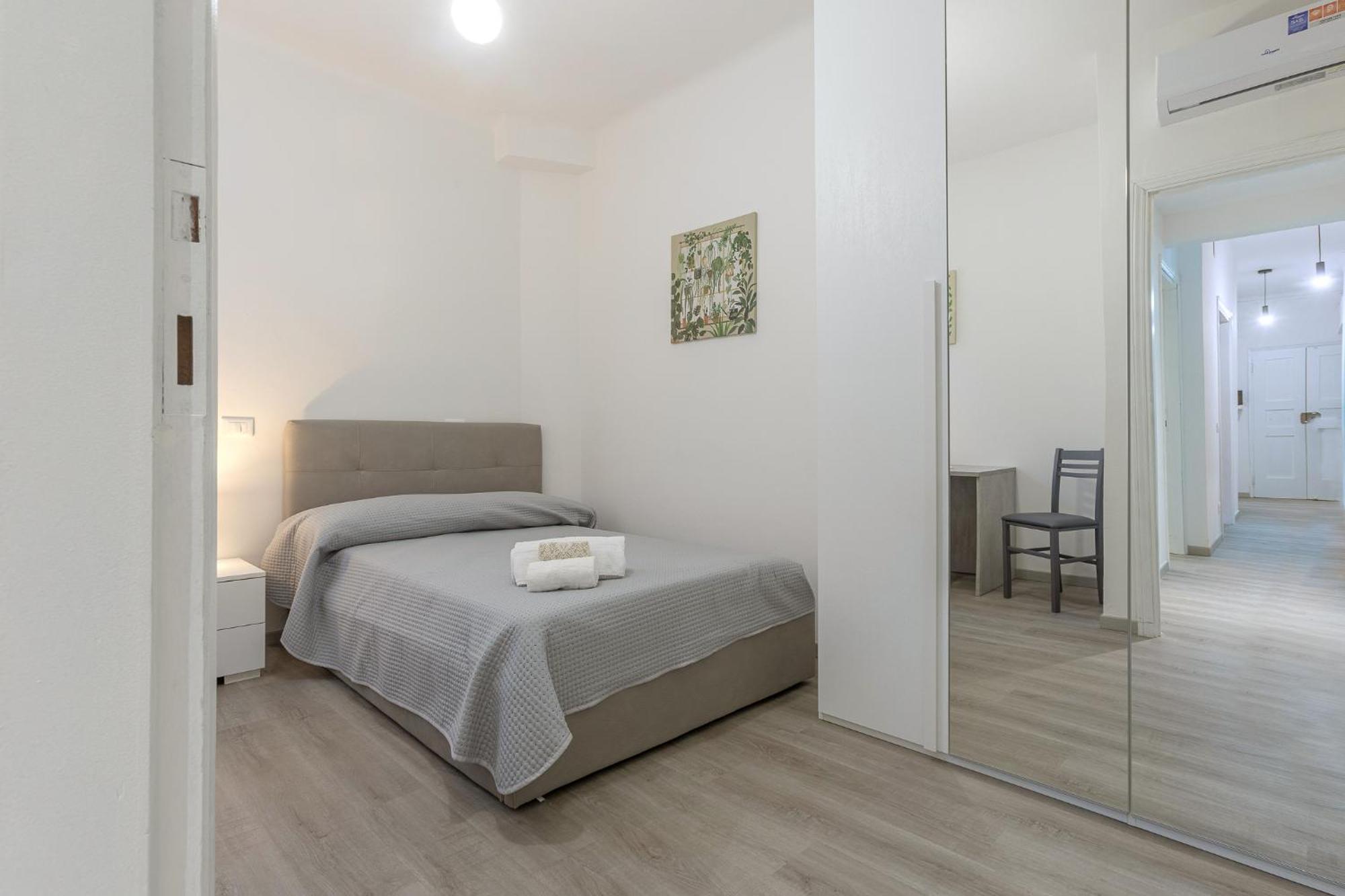 Matinum Central & Spacious Apartment Болонья Экстерьер фото