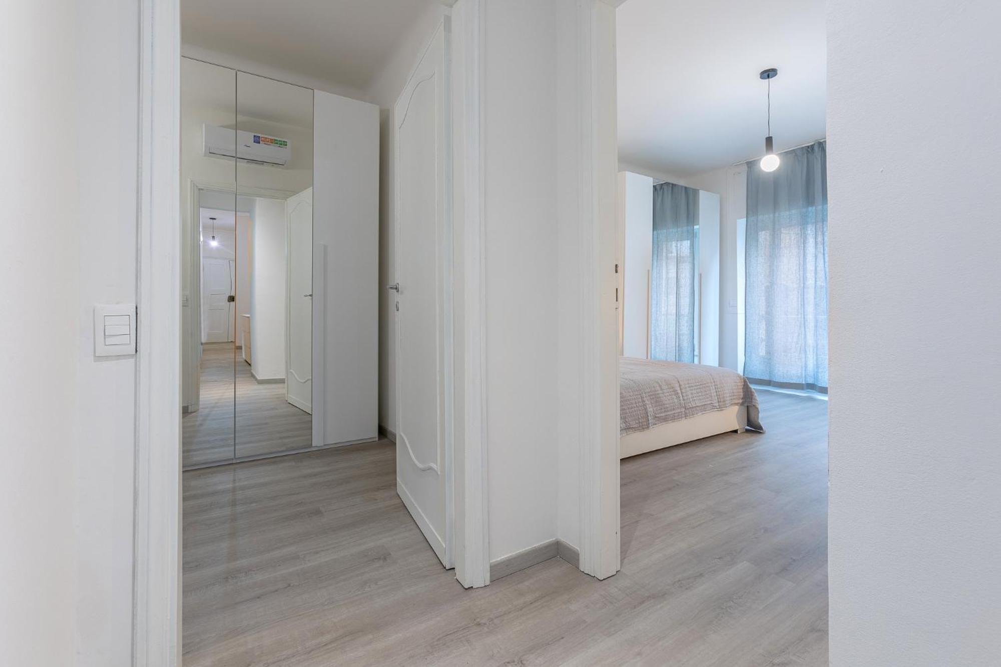 Matinum Central & Spacious Apartment Болонья Экстерьер фото