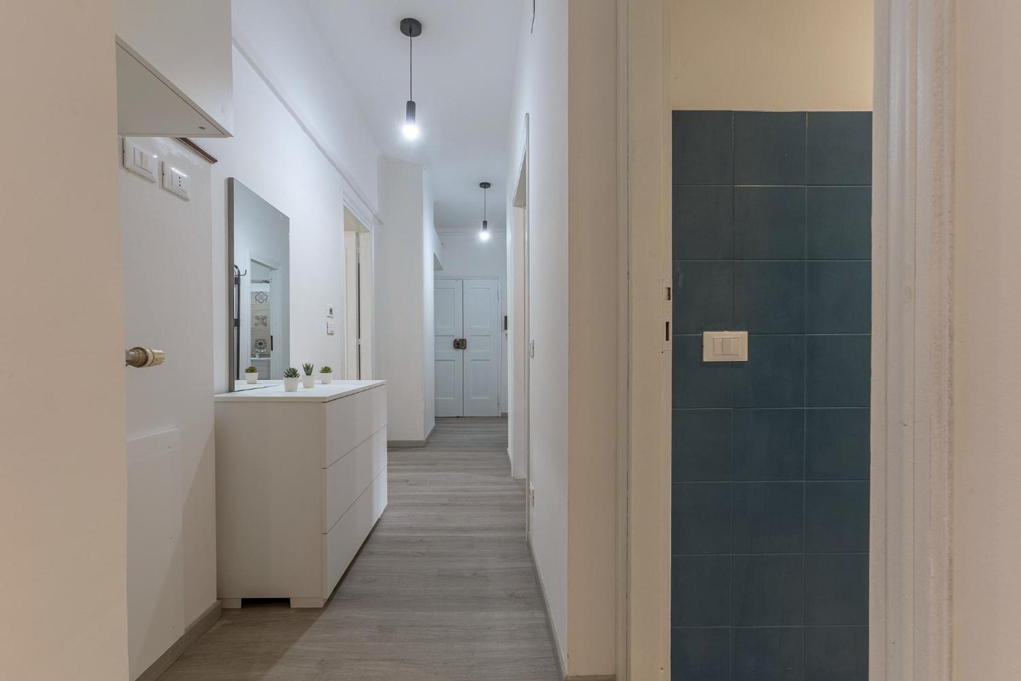 Matinum Central & Spacious Apartment Болонья Экстерьер фото