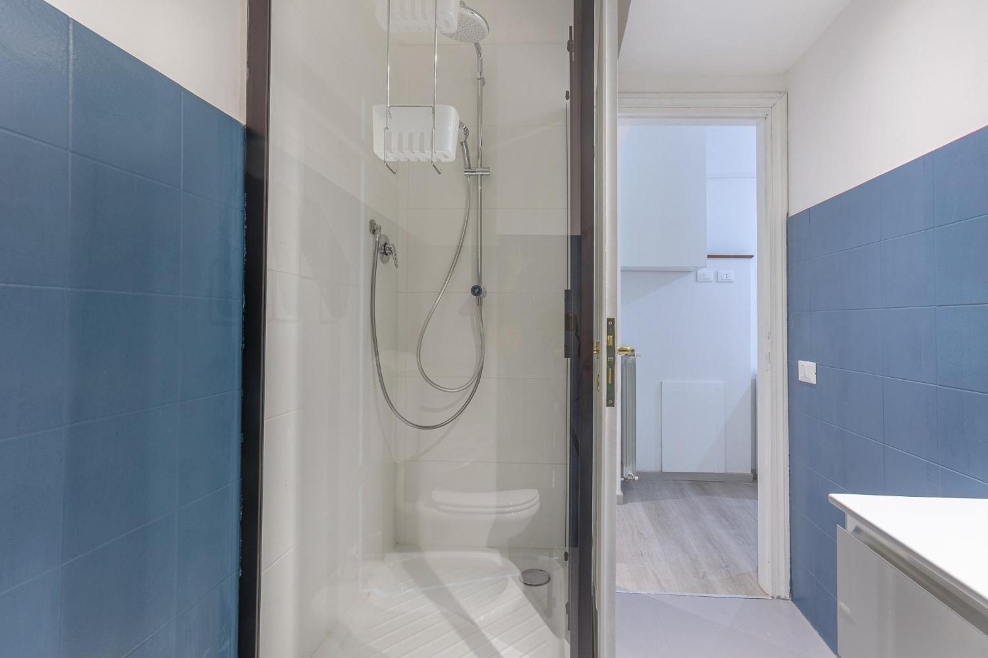 Matinum Central & Spacious Apartment Болонья Экстерьер фото