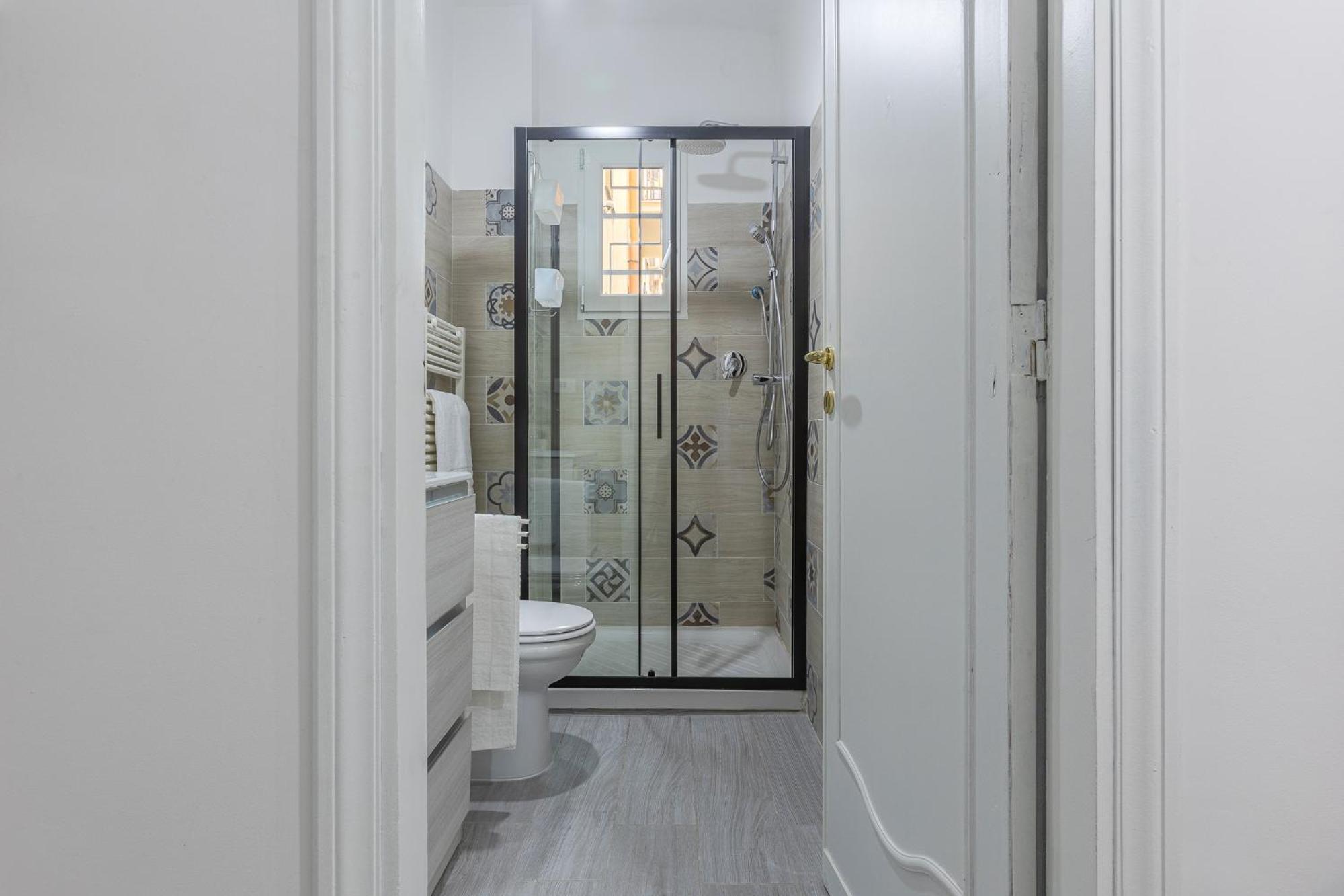 Matinum Central & Spacious Apartment Болонья Экстерьер фото