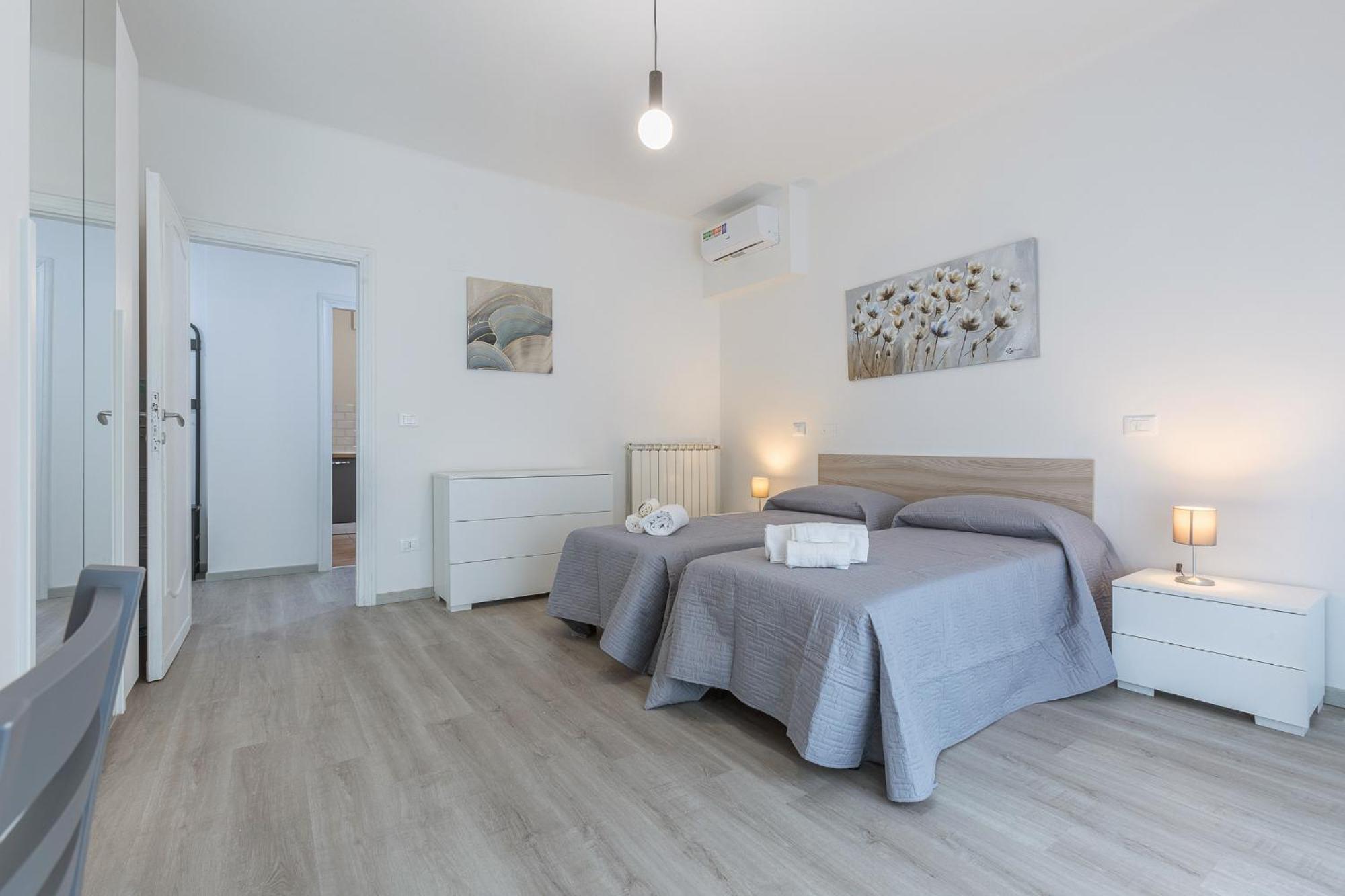 Matinum Central & Spacious Apartment Болонья Экстерьер фото